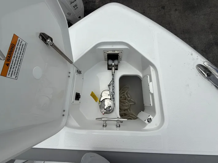  Yacht Photos Pics 2025 Everglades 315 Cc - Image 19