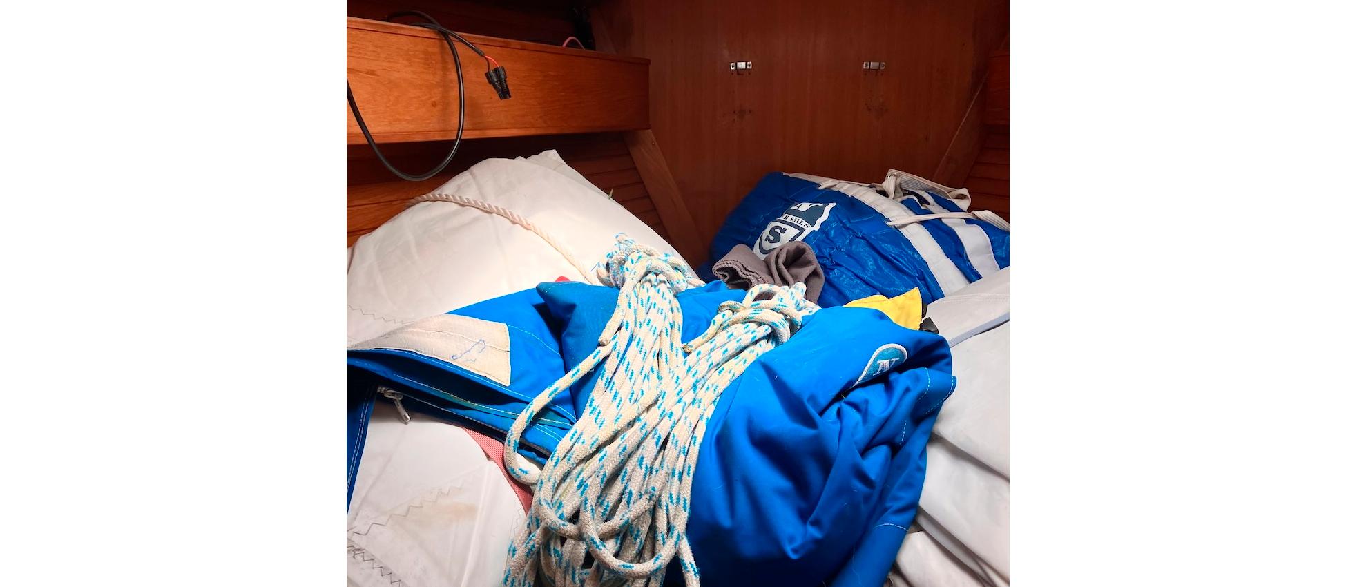 1985 Wauquiez Hood 38 MK-II Cruiser for sale - YachtWorld
