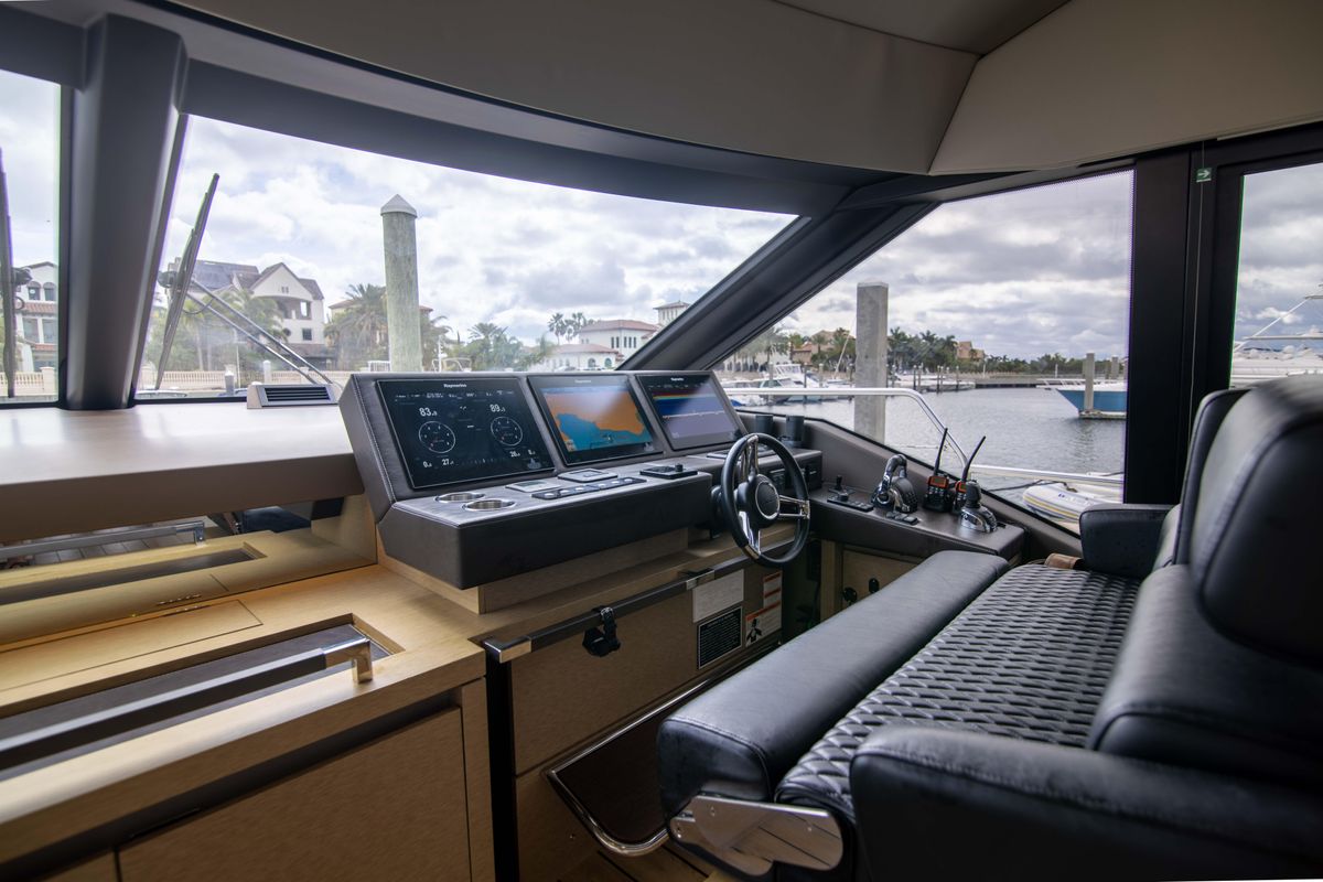 2018 Prestige 68 