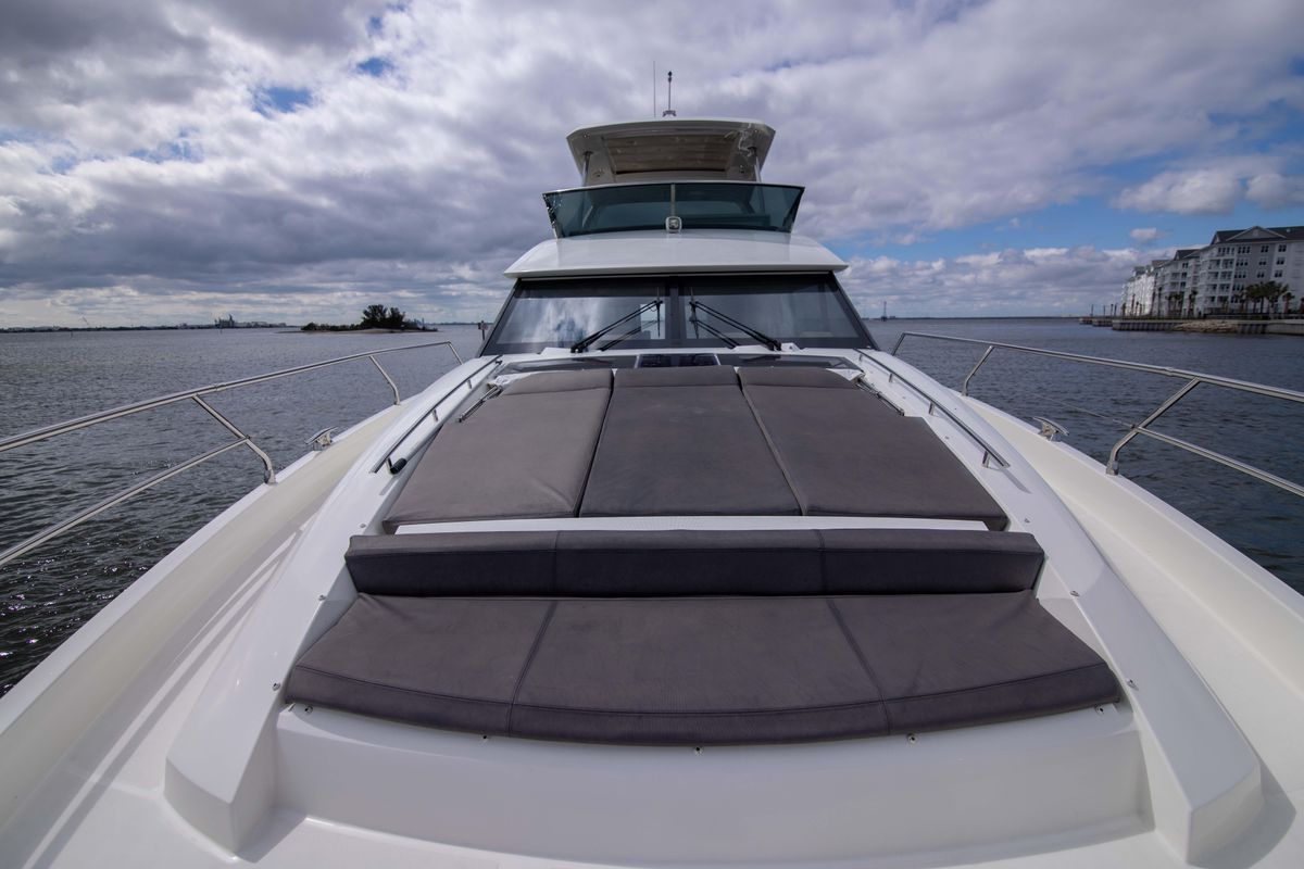 2018 Prestige 68 