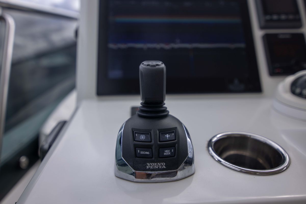 2018 Prestige 68 