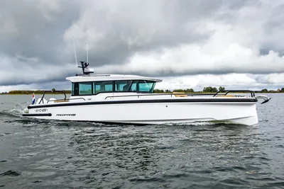 Axopar 37 XC Cross Cabin