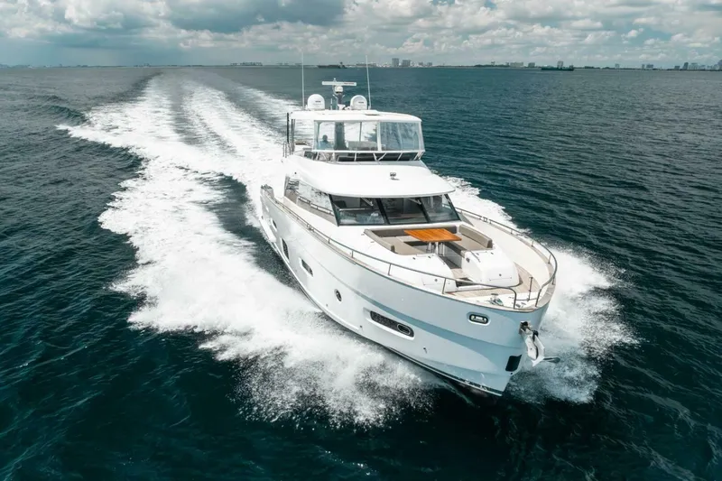 Searenity Now Yacht Photos Pics 2021 Azimut Magellano 66 - Image 9