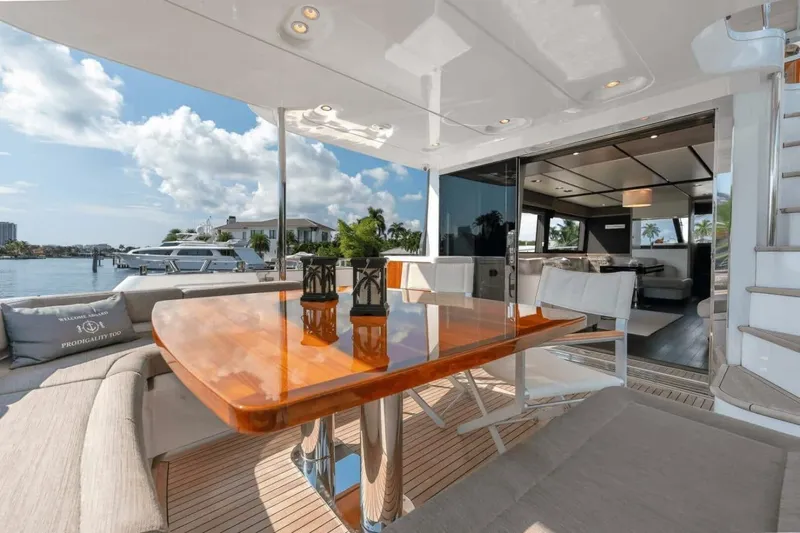 Searenity Now Yacht Photos Pics 2021 Azimut Magellano 66 - Image 23