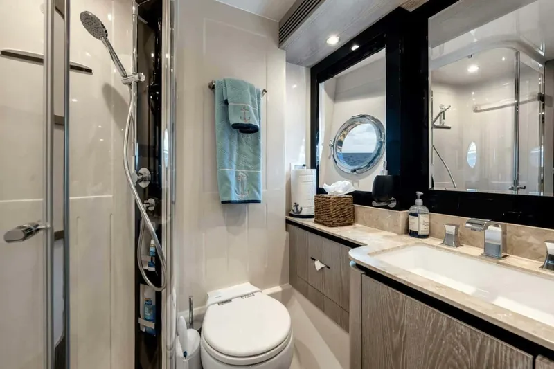 Searenity Now Yacht Photos Pics 2021 Azimut Magellano 66 - Image 46