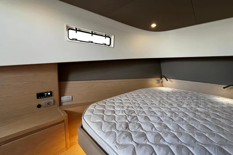 Esimar Yacht Photos Pics Luxurious cabin interior of 2023 Solaris Power 40 Open yacht with modern design.