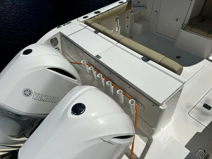  Yacht Photos Pics 2019 Pursuit Os325 Offshore - Image 11