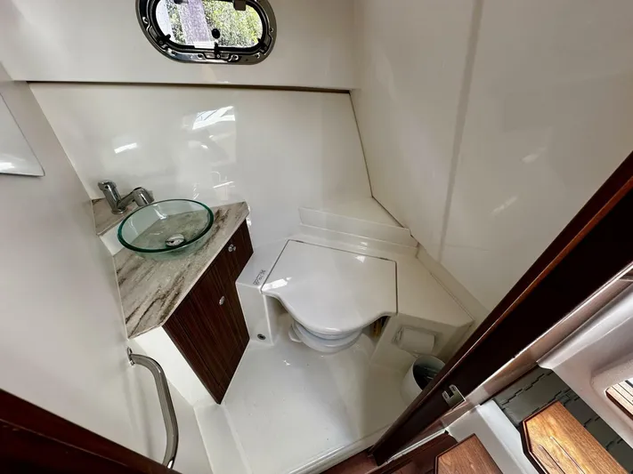  Yacht Photos Pics 2019 Pursuit Os325 Offshore - Image 30