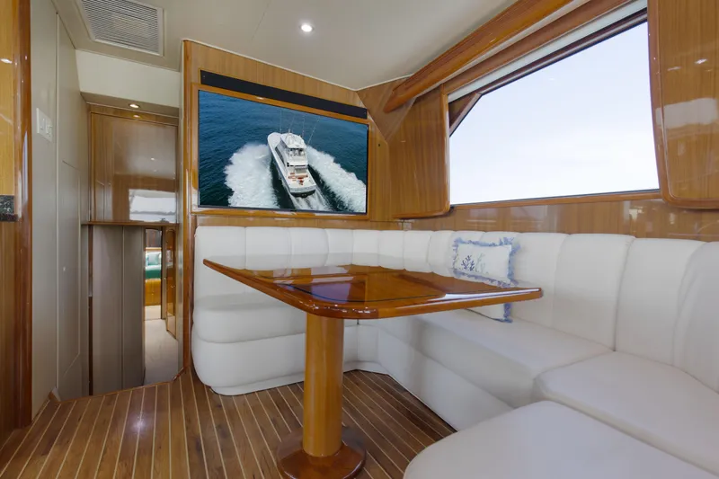 Jessi Sue Yacht Photos Pics 2006 68 Viking Sportfisher Jessi Sue Dinette