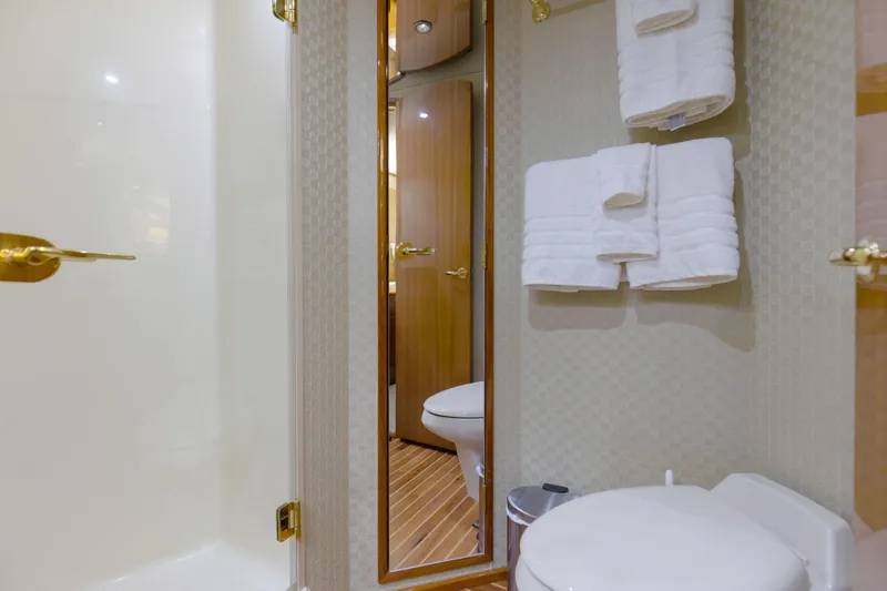 Jessi Sue Yacht Photos Pics 2006 68 Viking Sportfisher Jessi Sue Master Head