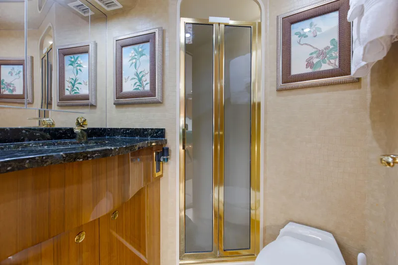 Jessi Sue Yacht Photos Pics 2006 68 Viking Sportfisher Jessi Sue VIP Head