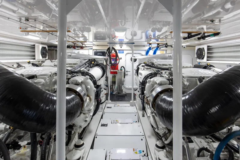 Jessi Sue Yacht Photos Pics 2006 68 Viking Sportfisher Jessi Sue Engine Room