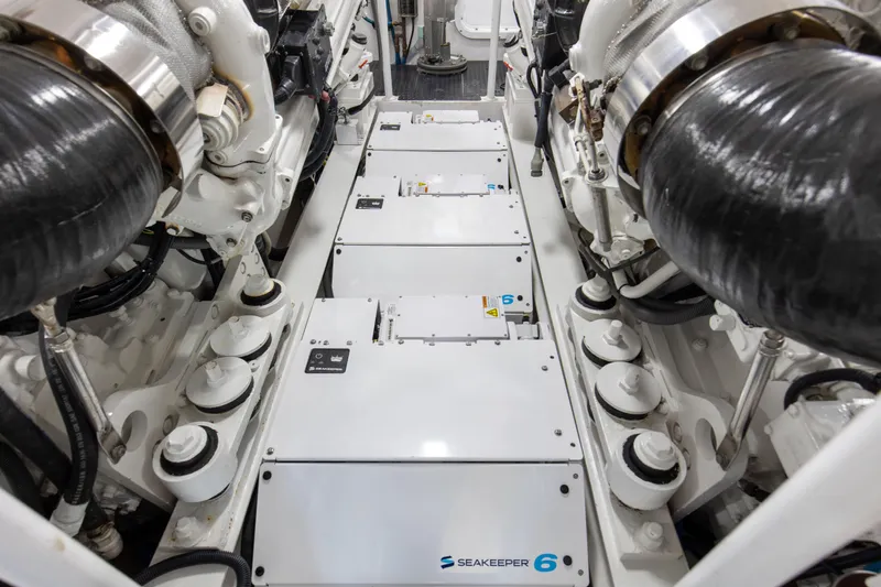 Jessi Sue Yacht Photos Pics 2006 68 Viking Sportfisher Jessi Sue Engine Room