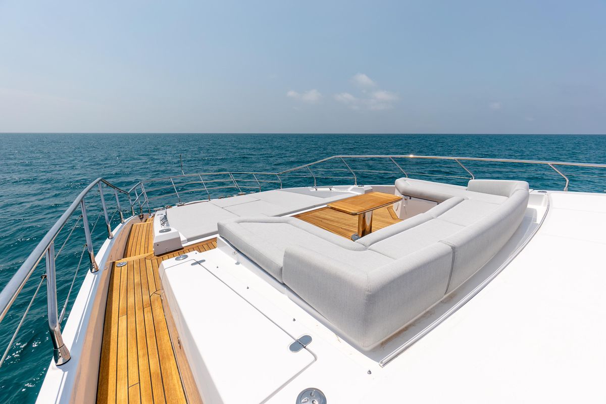 2023 Azimut 87 