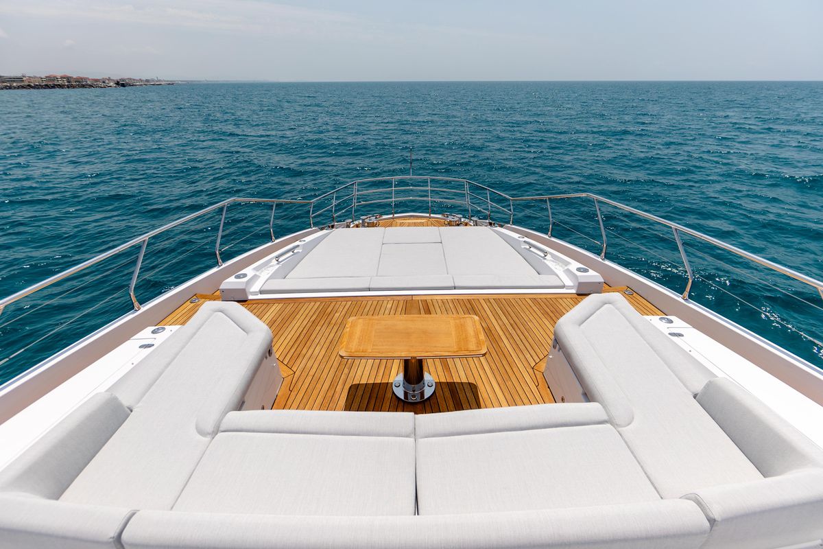 2023 Azimut 87 