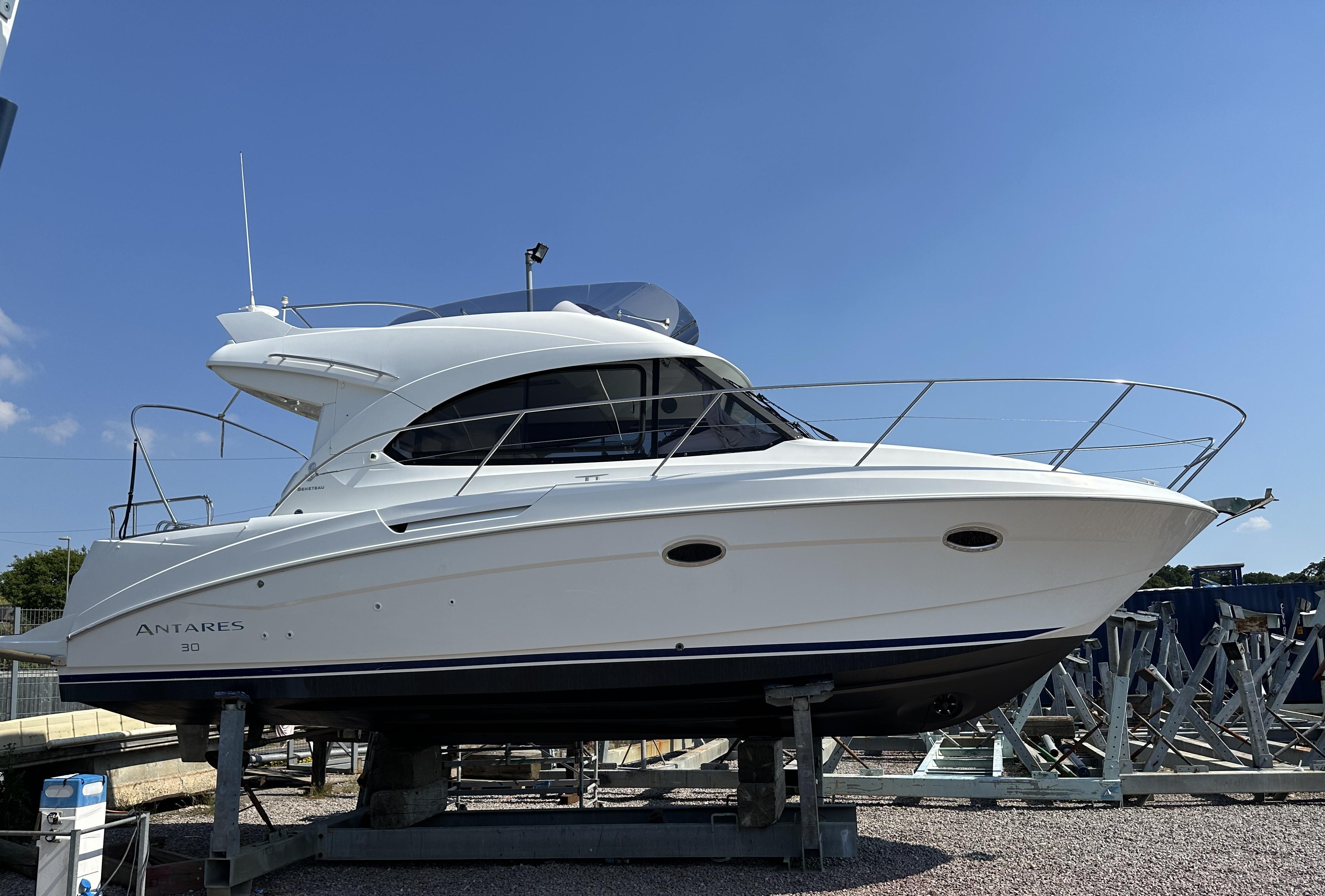 Beneteau ANTARES 30 FLY | 9m | 2010 - Hampshire | Boats and Outboards