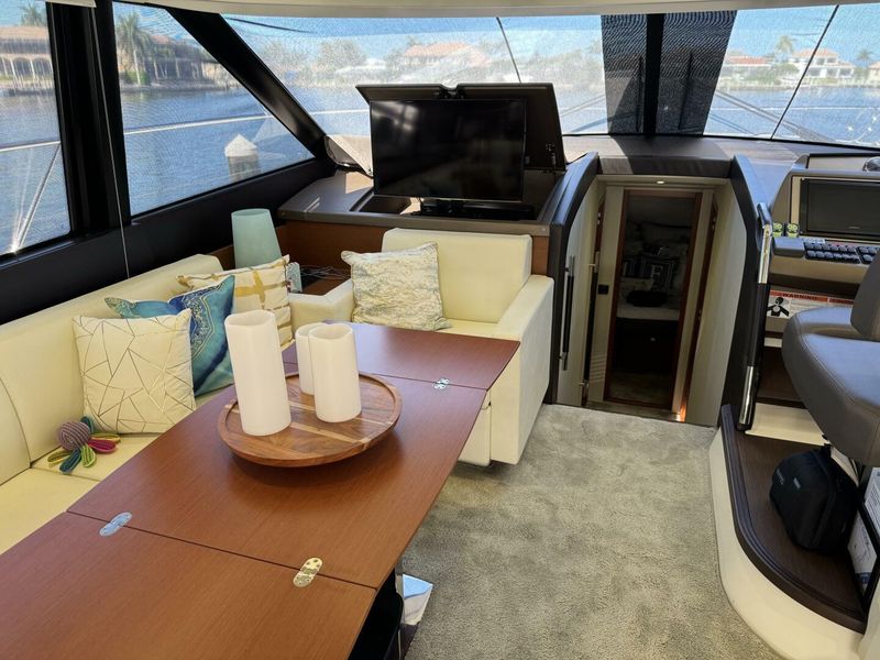 2015 Prestige 550 Flybridge