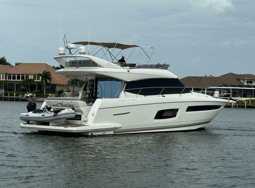 2015 Prestige 550 Flybridge