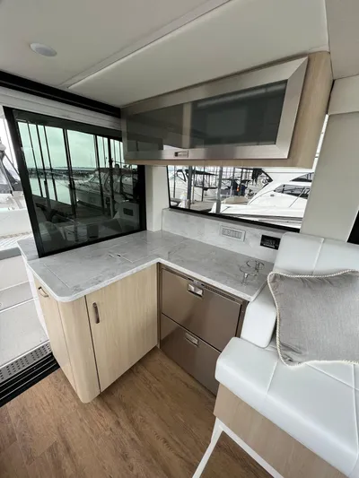  Yacht Photos Pics 2023 Regal 38 Grande Coupe - Image 11