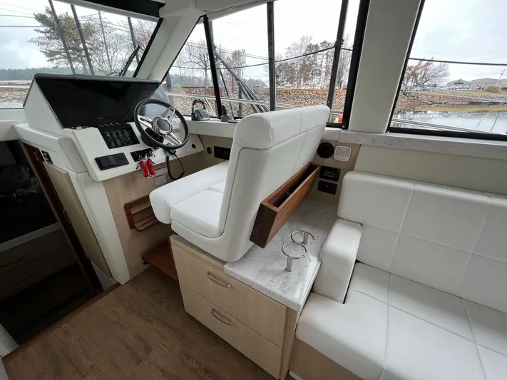  Yacht Photos Pics 2023 Regal 38 Grande Coupe - Image 10