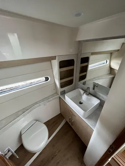  Yacht Photos Pics 2023 Regal 38 Grande Coupe - Image 18