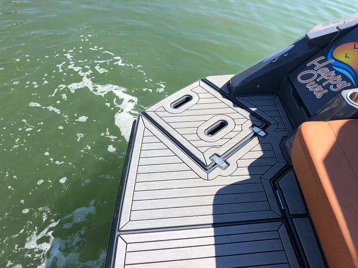 Happy Ours Yacht Photos Pics 