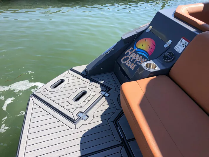 Happy Ours Yacht Photos Pics 