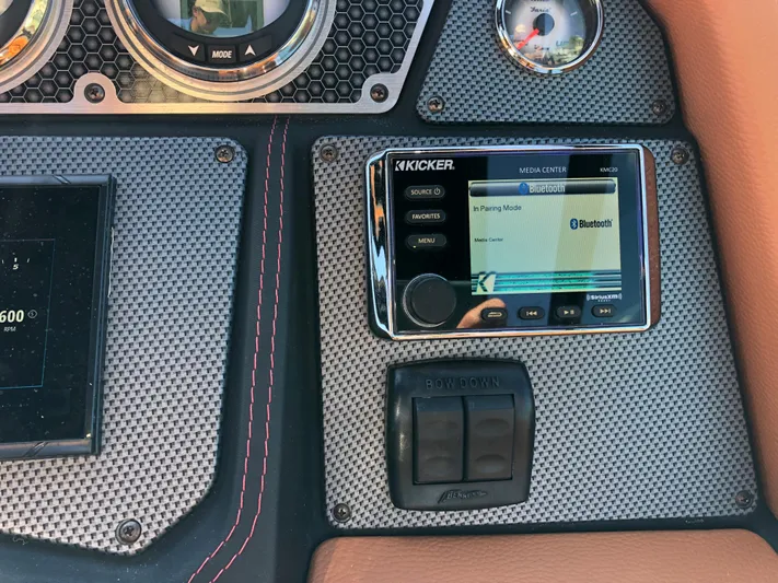 Happy Ours Yacht Photos Pics 