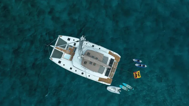 4 Seazens Yacht Photos Pics 