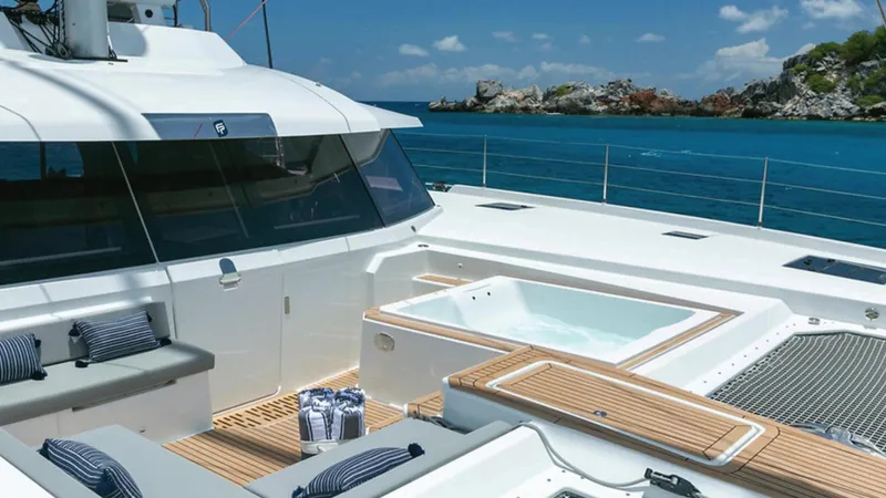 4 Seazens Yacht Photos Pics 