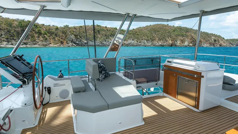 4 Seazens Yacht Photos Pics 