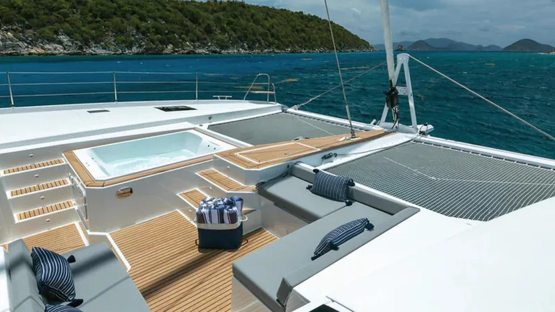 4 Seazens Yacht Photos Pics 