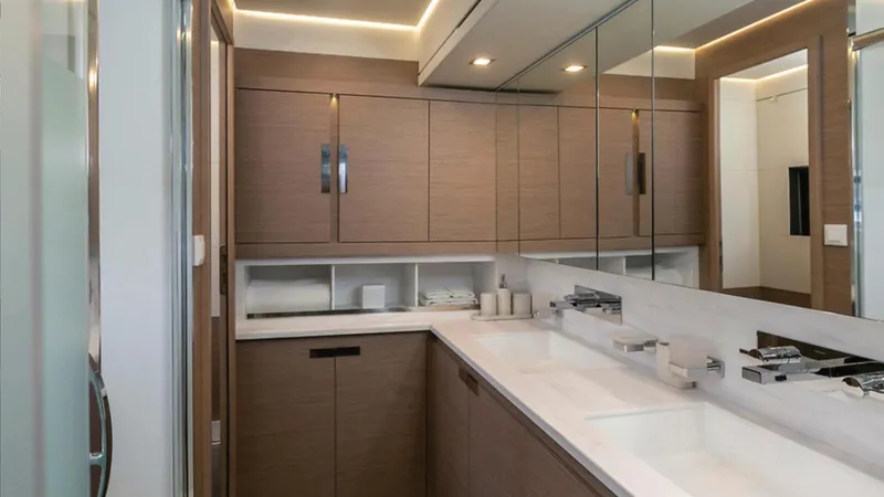 4 Seazens Yacht Photos Pics 