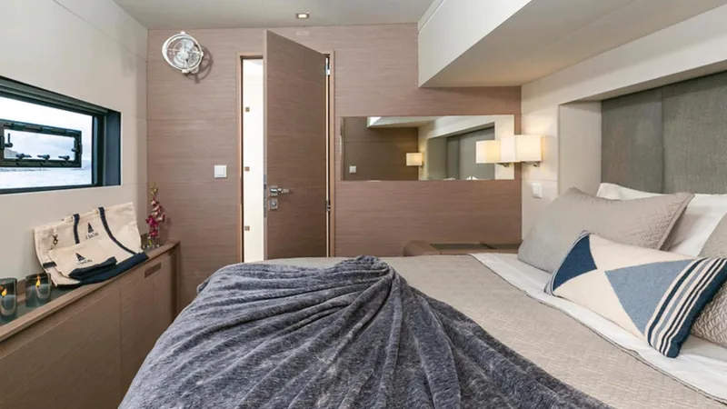 4 Seazens Yacht Photos Pics 