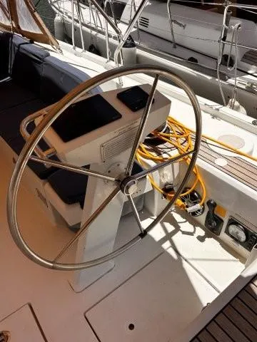 Modrian Yacht Photos Pics Oceanis 51.1