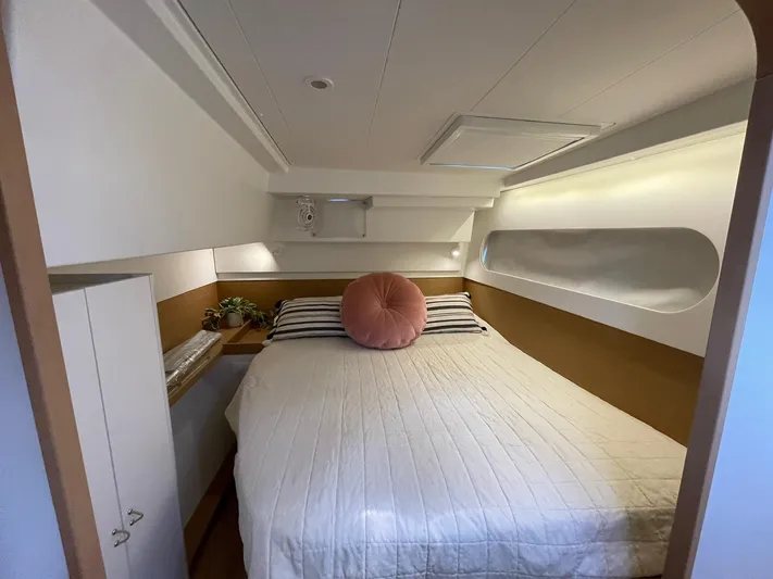 Artemis Yacht Photos Pics Cozy cabin bedroom in 2022 Excess 12 yacht with modern design and comfortable bedding.