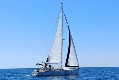 2013 Beneteau Oceanis 37