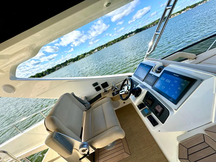 Kimberlee Dawn Yacht Photos Pics FlyBridge Helm Area