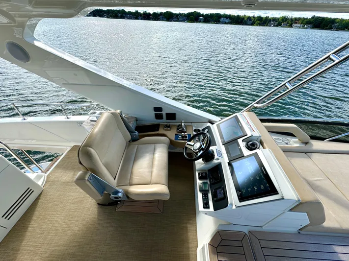 Kimberlee Dawn Yacht Photos Pics FlyBridge Helm Area