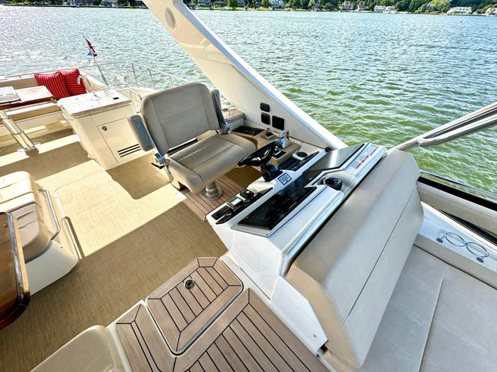 Kimberlee Dawn Yacht Photos Pics FlyBridge Helm Area