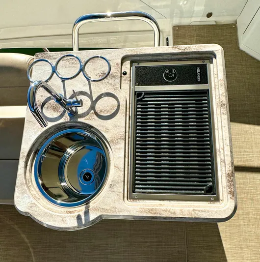 Kimberlee Dawn Yacht Photos Pics FlyBridge Sink & BBQ (BBQ Never Used)