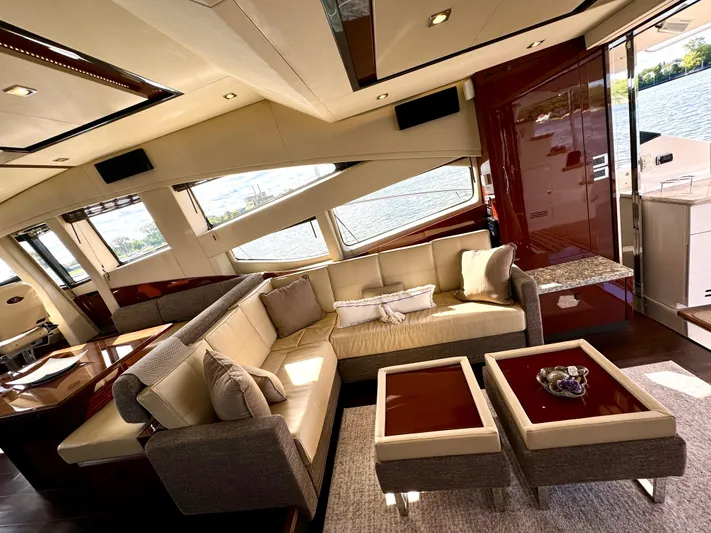 Kimberlee Dawn Yacht Photos Pics Salon Seating Area