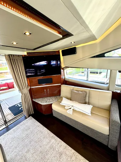 Kimberlee Dawn Yacht Photos Pics Salon Seating - Port Side