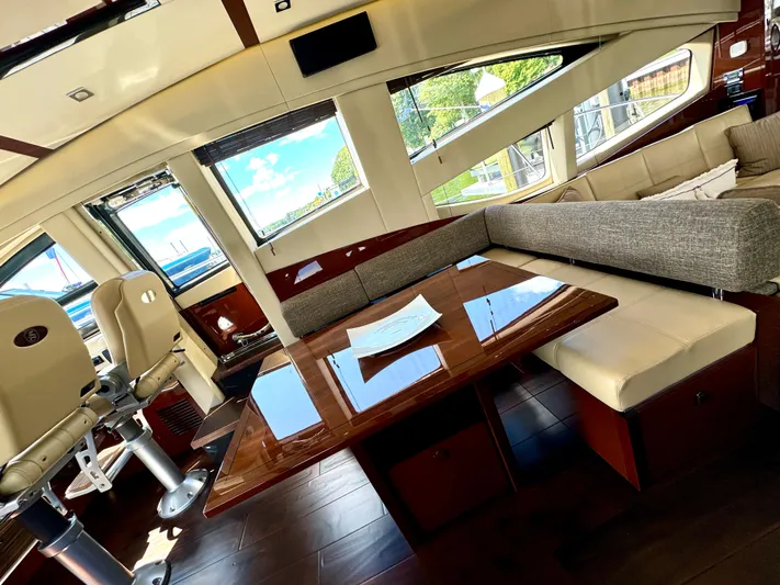 Kimberlee Dawn Yacht Photos Pics Dinette Area