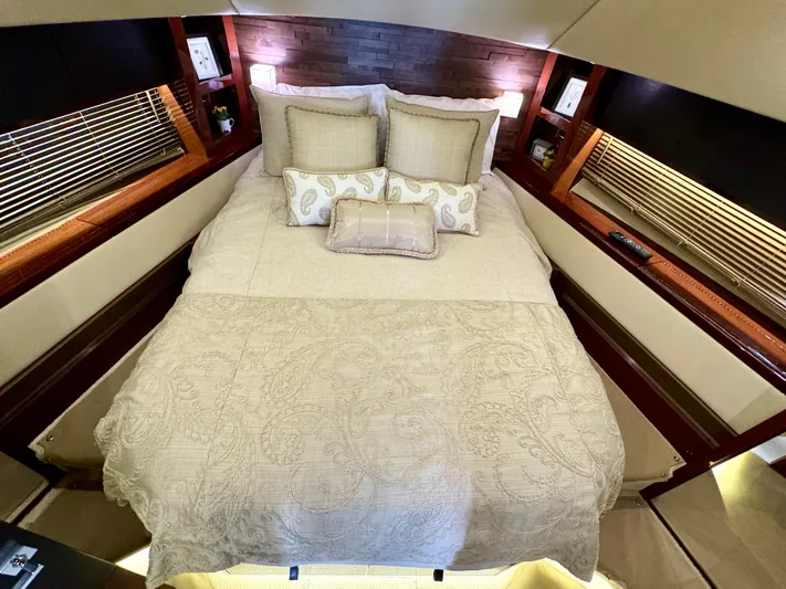 Kimberlee Dawn Yacht Photos Pics VIP StateRoom