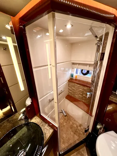Kimberlee Dawn Yacht Photos Pics VIP StateRoom EnSuite Head & Shower