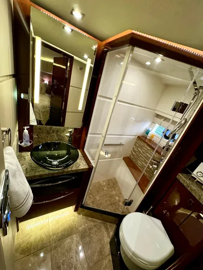 Kimberlee Dawn Yacht Photos Pics VIP StateRoom EnSuite Head & Shower