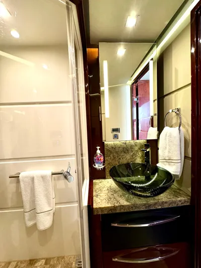 Kimberlee Dawn Yacht Photos Pics Guest Head & Shower