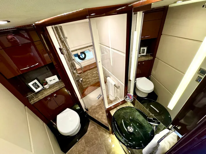 Kimberlee Dawn Yacht Photos Pics Guest Head & Shower