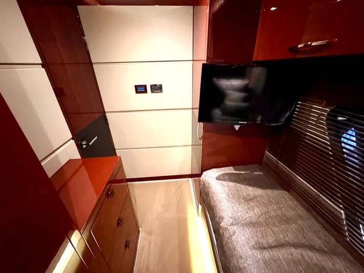 Kimberlee Dawn Yacht Photos Pics Guest StateRoom - (1) Berth & Storage -  Strb. Side